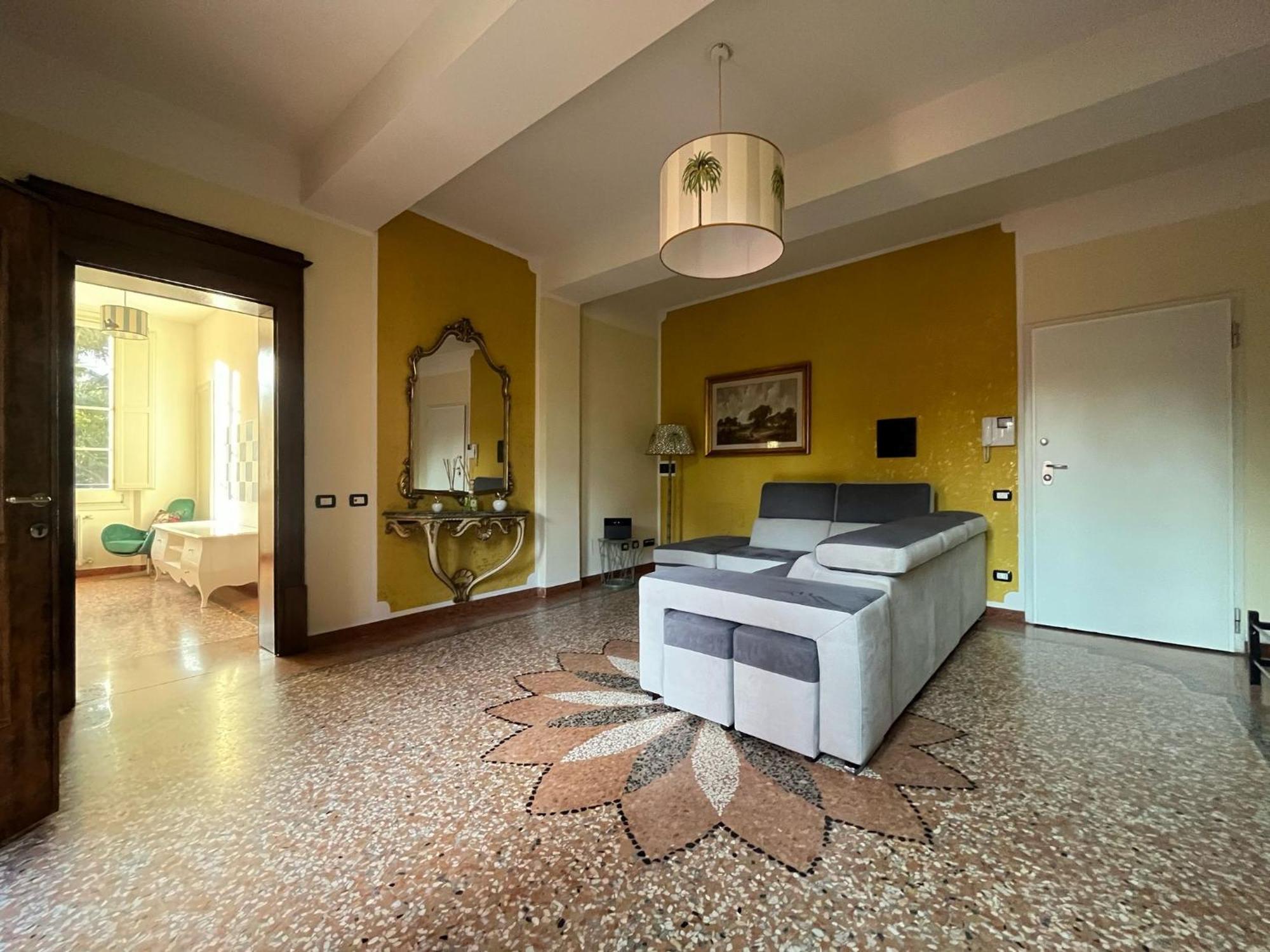 Saragozza Flat & Secret Garden Apartment Bologna Ngoại thất bức ảnh